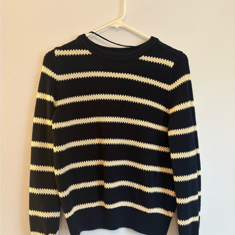 Vero Moda Navy blue and White sweater. Size L never worn.